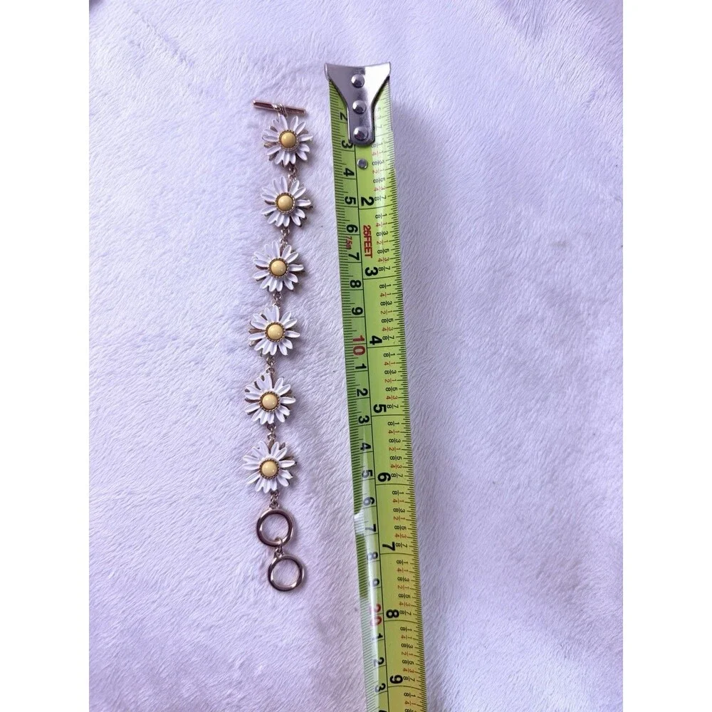 Vintage White Daisy Flower Enamel Bracelet Gold Tone T-Bar Toggle Clasp 7.5